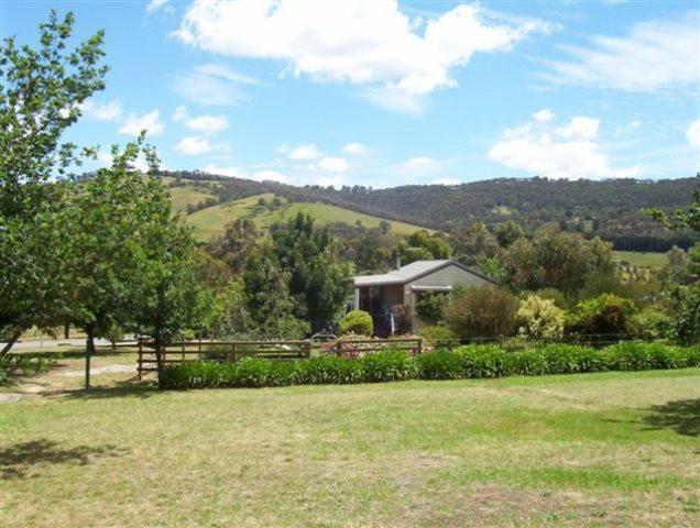 Yarra Glen Bed & Breakfast Екстер'єр фото